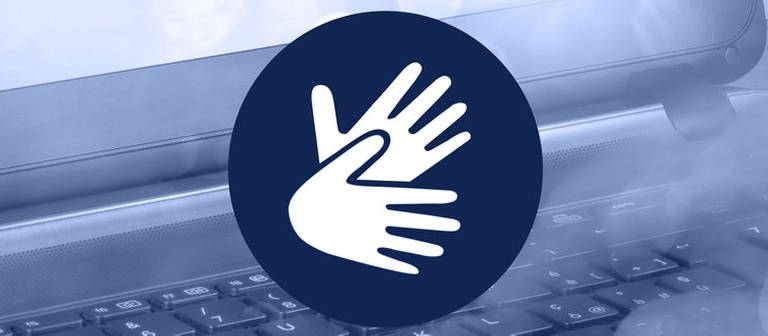 Icon für Gebärdensprache im SWR in weiß auf blauem Hintergrund: Zwei Hände, bei denen der Daumen der einen in der Handfläche der anderen liegt 
