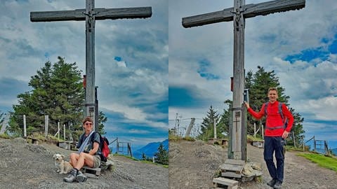 Nicole und Matthias stehen auf einem Berg am Gipfelkreuz. Die beiden haben sich nach dem Tod ihrer Ehepartner kennengelernt.