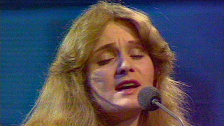 Nicole singt "Ein bisschen Frieden" beim Grand Prix 1982 