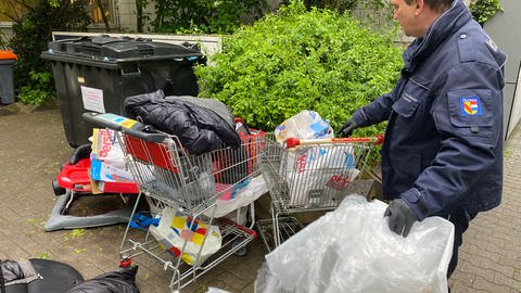 Illegal entsorgter Müll ist in Pforzheim ein Problem, dass die "Müll-Sheriffs" in Angriff nehmen