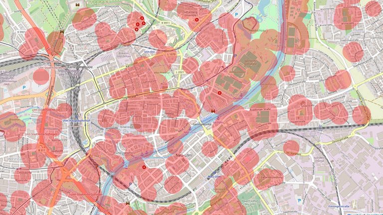 Eine Karte von Ulm, auf der mit roten Kreisen eingezeichnet ist an welchen Orten man Cannabis nicht konsumieren darf.