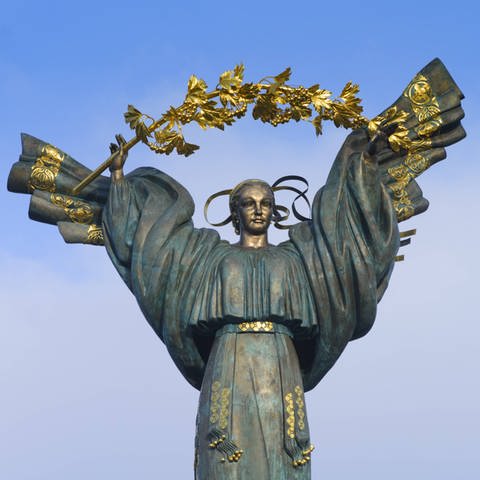 Unabhängigkeits-Denkmal auf dem Majdan Nesaleschnosti in Kiew  Ukraine