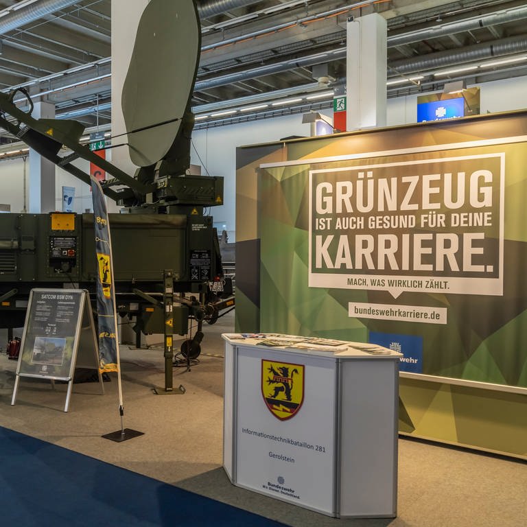 Nachwuchswerbung der Bundeswehr auf einer Messe